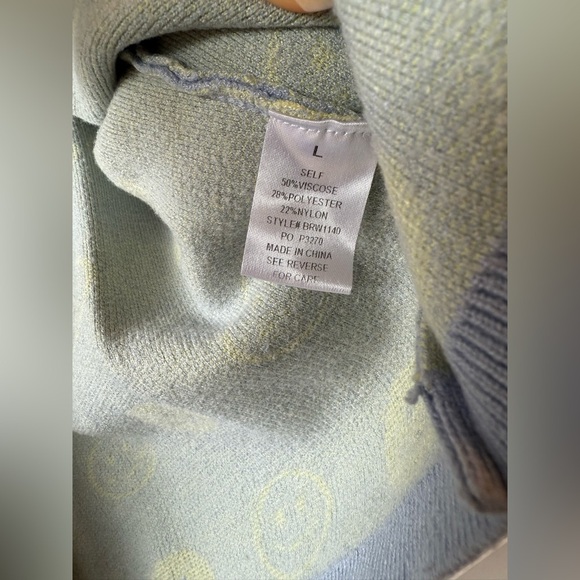 Bailey Rose cropped preppy smiley face sweater. Juniors size large. - Picture 9 of 10
